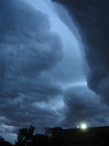 Another shot of some spinnostratus clouds.